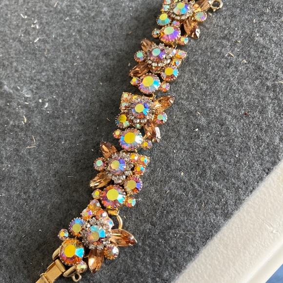 Jewelry - Picture 1 of 2